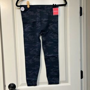 Spanx Black Camo Cropped leggings. *Brand new* with tags - size Medium